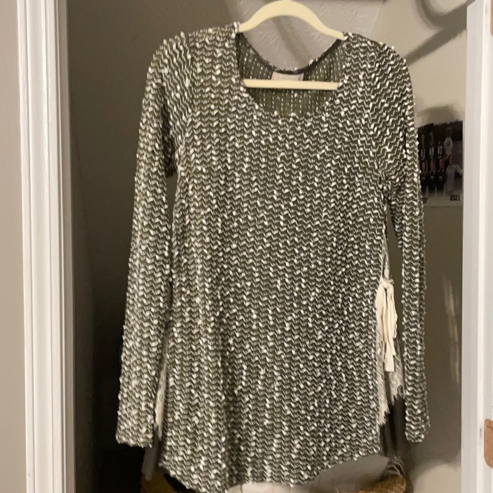 Altar’d state sweater size small.